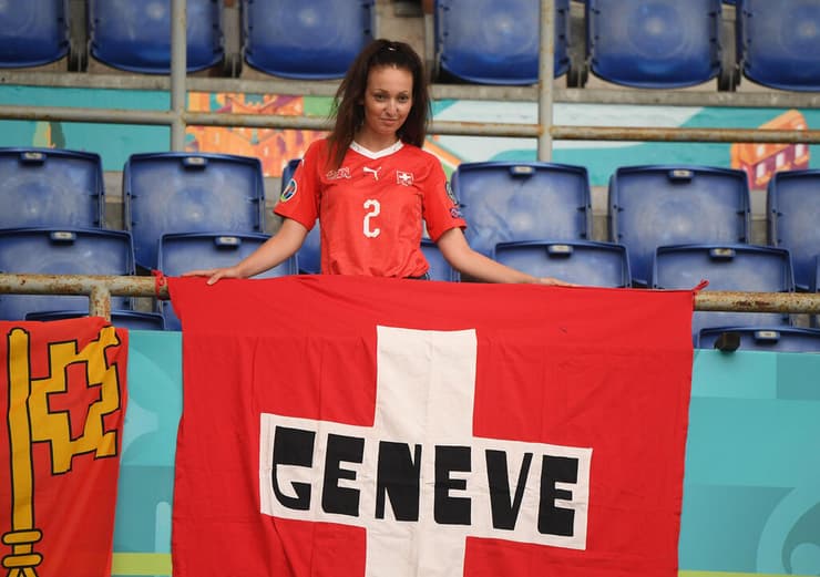 אוהדת נבחרת שווייץ