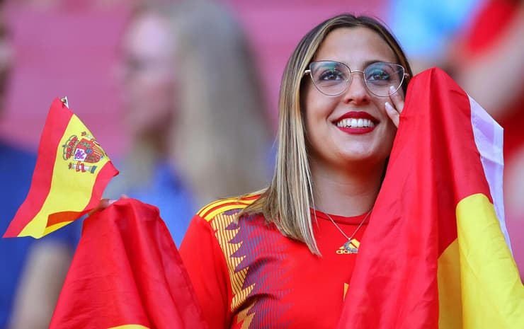 אוהדת נבחרת ספרד