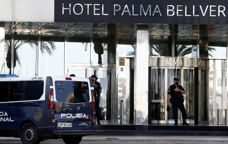 מלון פלמה בייבר באי מיורקה ב ספרד שם נשלחו צעירים ונערים ספרדים ל בידוד כפוי עקב התפרצות קורונה