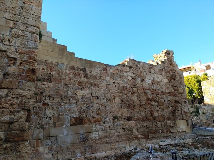 שריד מהחומה שמקיפה את העיר העתיקה 