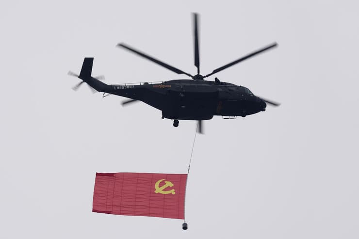 דגל סין בשחקים. "לנשיא שי לא קל" 