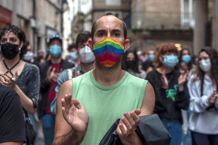   ספרד הפגנות ברצלונה בעקבות רצח חשד ל הומופוביה סמואל לואיס