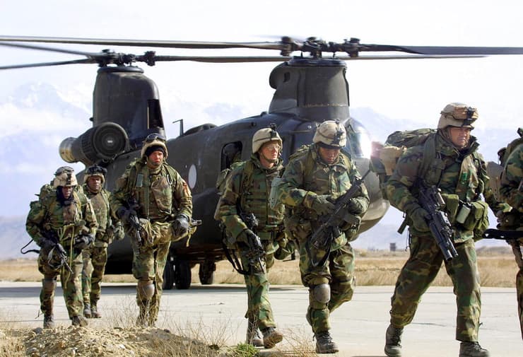 חיילים אמריקנים באפגניסטן ב-2002. המלחמה הארוכה בהיסטוריה  