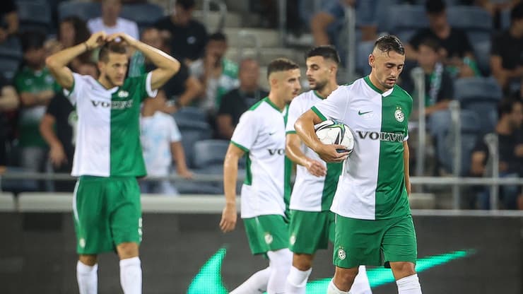 שחקני מכבי חיפה מאוכזבים (צילום: עוז מועלם) שחקני מכבי חיפה מאוכזבים