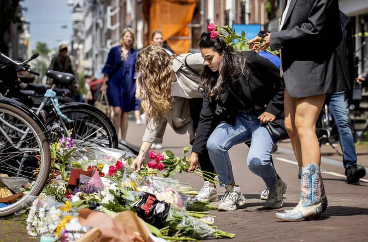 אמסטרדם הולנד זירה ירי פייטר דה פריס כתב פלילים