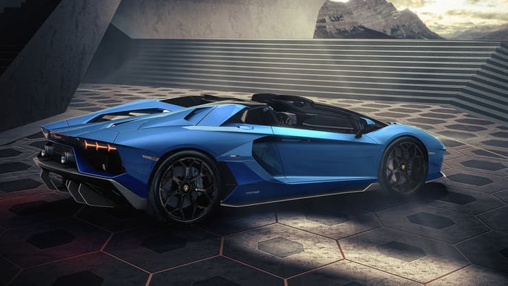 למבורגיני אוונטדור LP 780-4