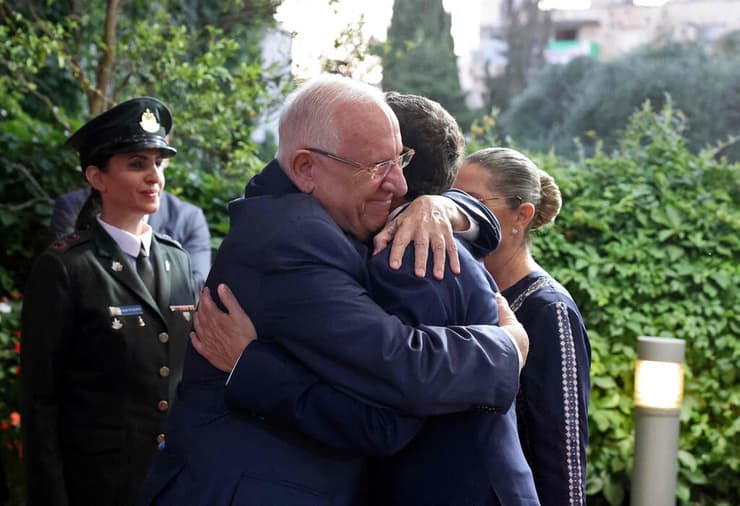 נשיא המדינה יצחק הרצוג נכנס לבית הנשיא