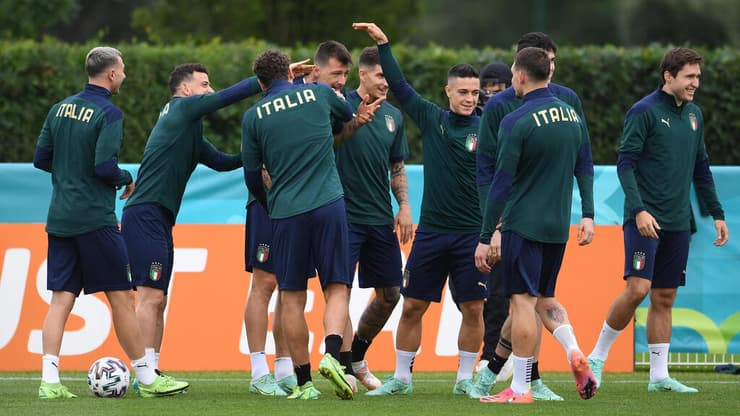 שחקני נבחרת איטליה באימון לפני הגמר