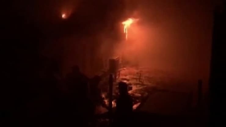 כוחות הכבאות בשריפה בבית החולים בעיראק