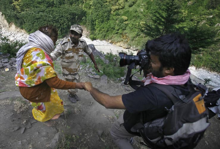 צלם זוכה פוליצר דניש סידיקי נהרג ב אפגניסטן כאן עם מצולמים בהודו 2013
