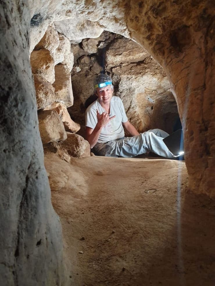 אסף קמר במערת רומה