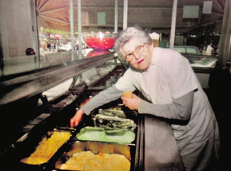 היו עולים אליה לרגל. יוליה רוטנברג, מייסדת גלידה באר שבע