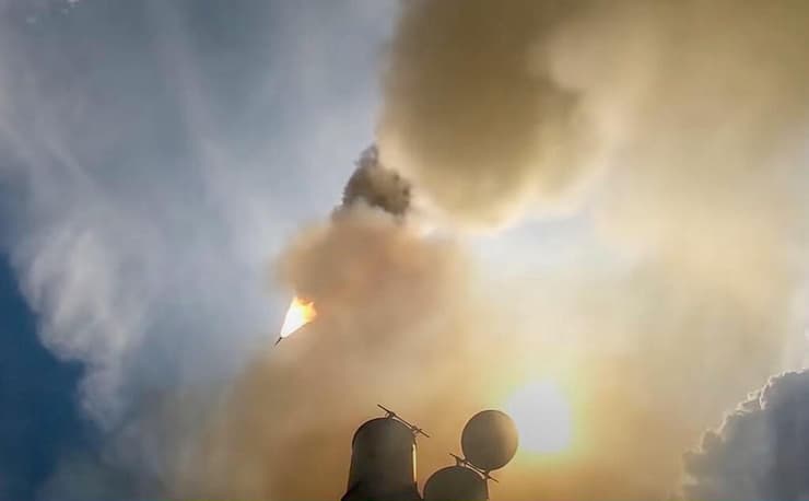 תיעוד ניסוי ב מערכת הגנה אווירית טילים טיל נ"מ S-500 ב רוסיה 