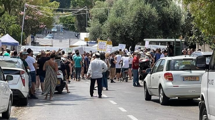 ההפגנה מחוץ לביתו של בנט, היום
