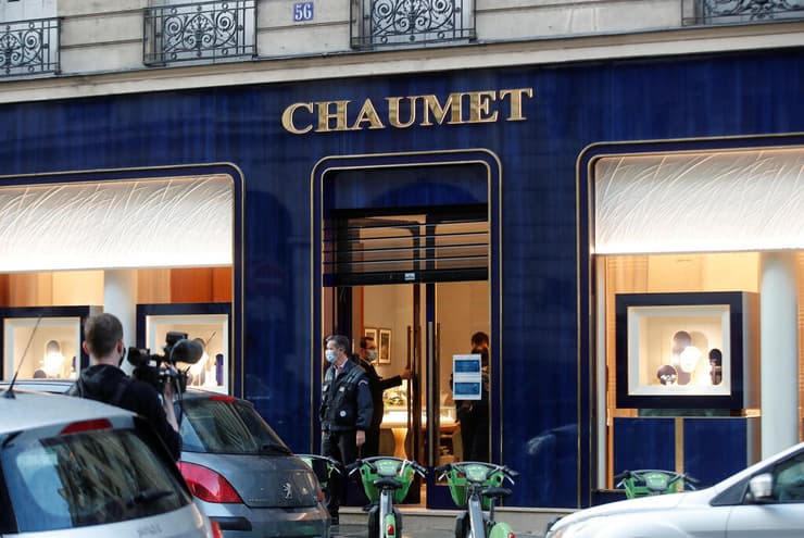 שוד מזוין שודד חנות תכשיטים פריז צרפת