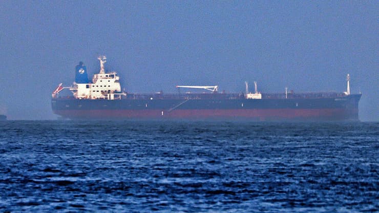 ספינה אונייה מרסר סטריט mercer street ב בעלות אייל עופר ש הותקפה תקיפה איראן  ב נמל מחוץ ל נמל איחוד המפרץ פוג'יירה איחוד האמירויות 