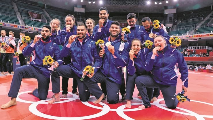 נבחרת ישראל בג'ודו לאחר הזכייה במדלית ארד באולימפיאדת טוקיו 2020
