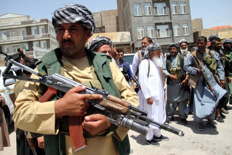 אפגניסטן הראת אנשי מיליציה ה מסייעים לכוחות הביטחון האפגניים מול ה טליבאן