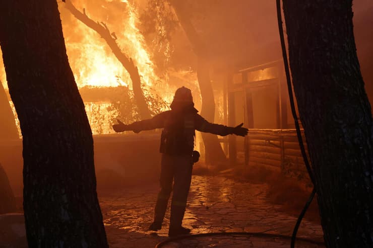 יוון כבאי שריפות אש מ צפון ל אתונה