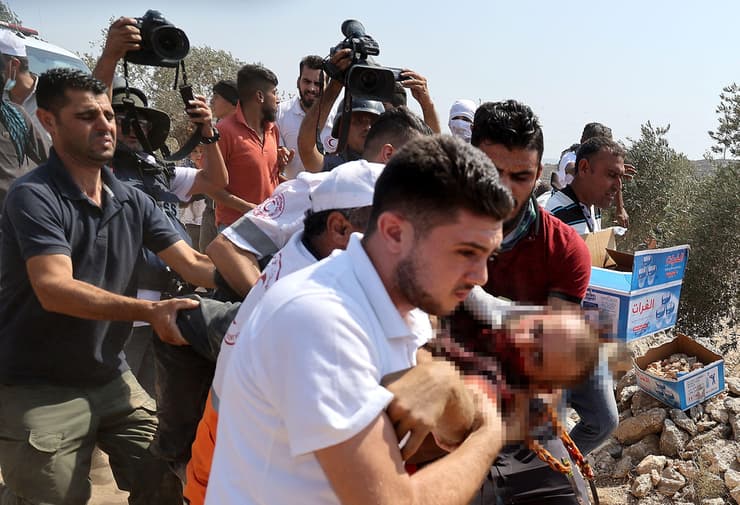 עימותים בין פלסטינים לכוחות הביטחון באזור מאחז אביתר בשומרון שבהם נהרג עימאד דויכאת בן 37