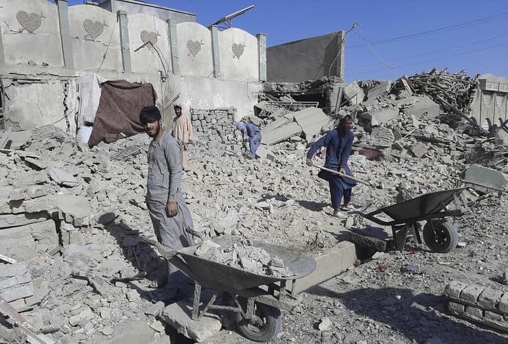 הרס בעיר לשקאר גאה קרבות בין ה טליבאן לצבא ב אפגניסטן