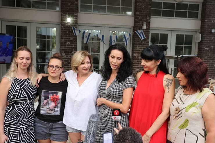 צילום: מוטי קמחי המשפחות של בנות הנבחרת