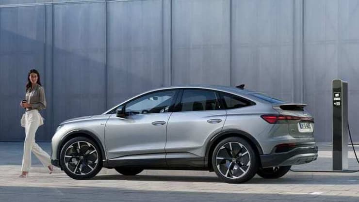 אודי Q4 e-tron ספורטבק