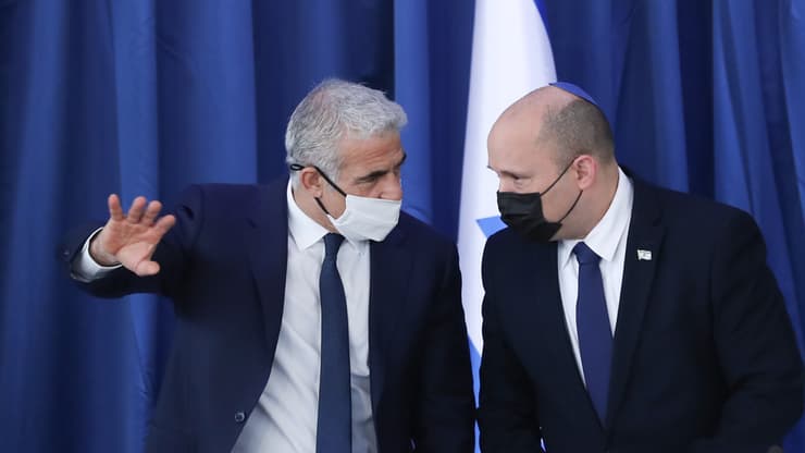 בנט ולפיד. "נחשפה הקליקה האשכנזית בממשלת הקומבינה" (צילום: אוהד צויגנברג) נפתלי בנט יאיר לפיד