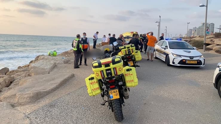 גבר בן 25 טבע למוות בחוף צ'ארלס קלור בתל אביב