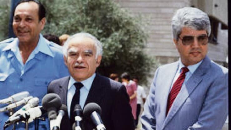 רה"מ יצחק שמיר עם השרים דוד לוי ויצחק מודעי, 1984
