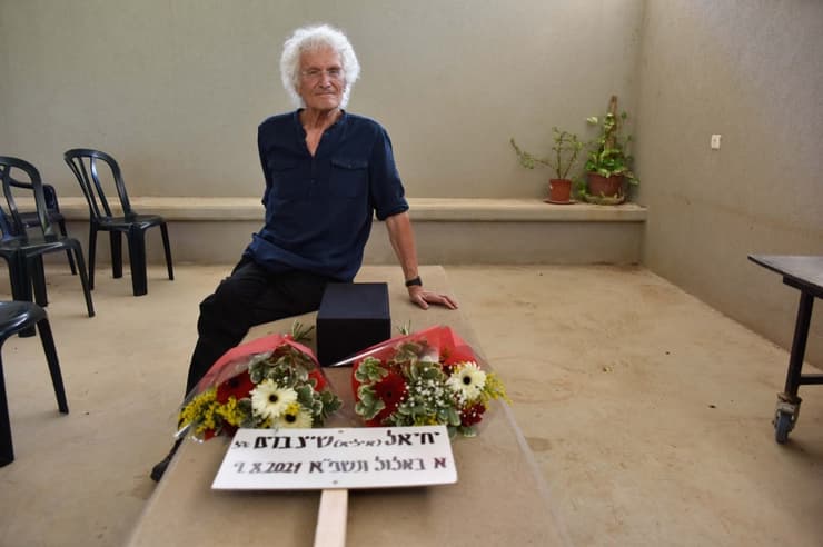 הלוויה של יחיאל שיינבוים שהיה מנהיג בגטו וילנה