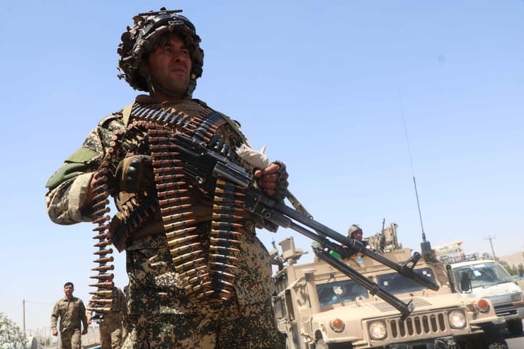 אפגניסטן איש כוחות הביטחון האפגניים ב מלחמה מול טליבאן הראת