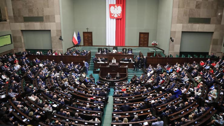פולין ורשה חוק הטלוויזיה הפרלמנט הפולני