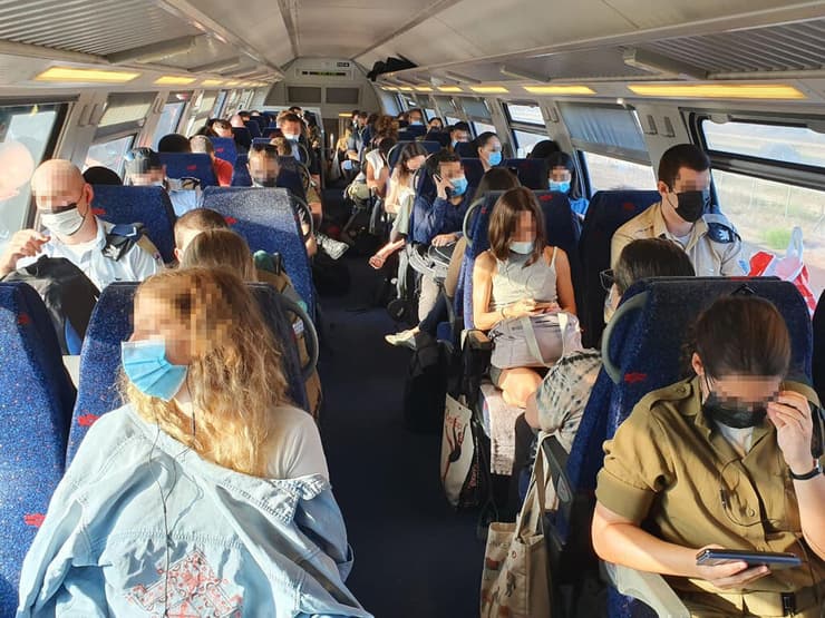 יצאנו לבדוק האם שומרים על ההנחיות ברכבת חיפה