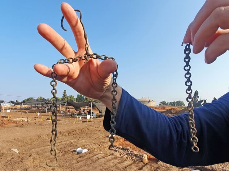 שרשרת לתליית נברשת מהתקופה הביזנטית