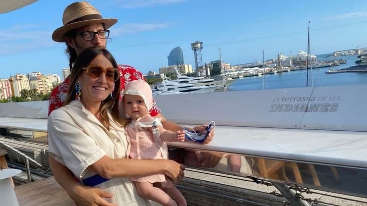 אסף קירמאיר ומשפחתו שלא מורשים להיכנס לארץ בגלל שאשתו ללא אזרחות ישראלית