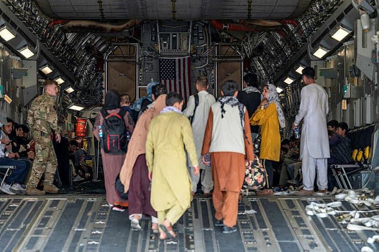 אפגניסטן טליבאן פינוי אפגנים מטוס של צבא ארה"ב