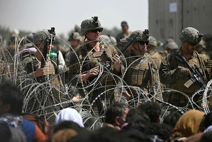 אפגניסטן טליבאן צבא ארה"ב ב נמל התעופה ב קאבול