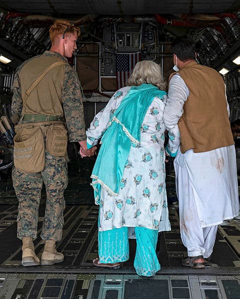 אפגניסטן טליבאן פינוי אפגנים מטוס של צבא ארה"ב