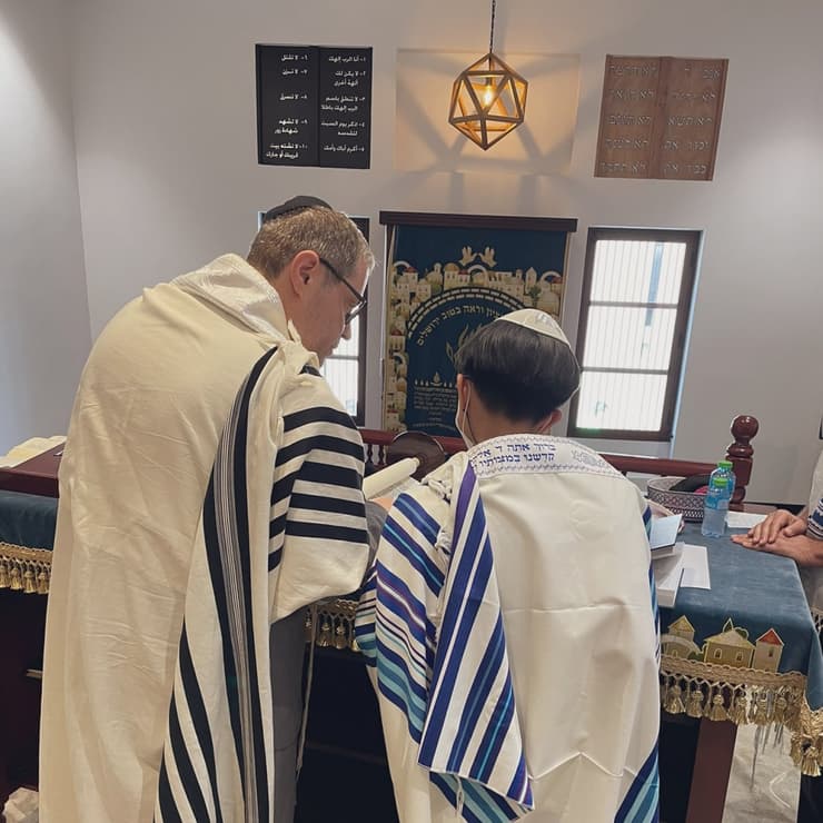 בר המצווה בבית הכנסת בבחריין 