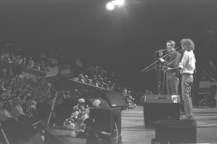 שלום חנוך ואריק איינשטיין בהופעה, 1979