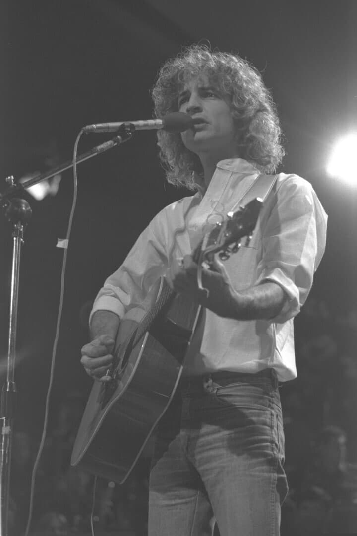שלום חנוך בהופעה, 1979