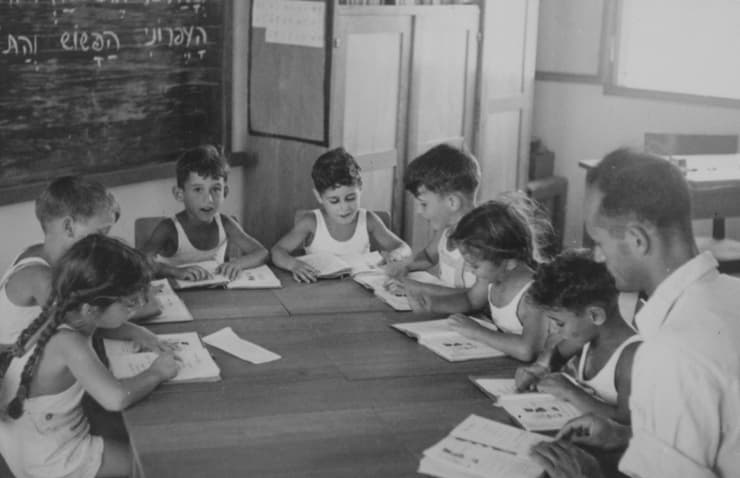 בית הספר בחולתה, 1947