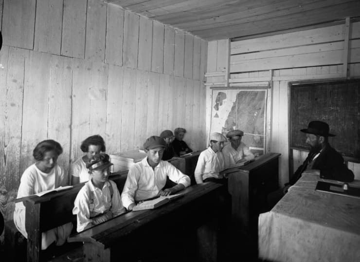 ביה"ס בכפר חיטים, 1926