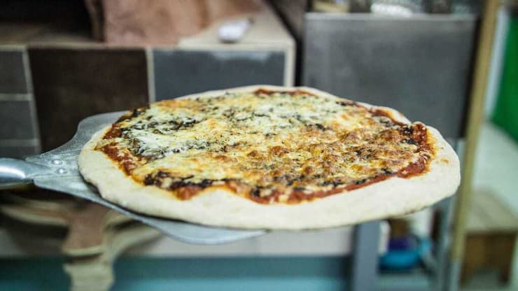 פיצרייה המתמחה בפיצה מחמצת צמחונית וטבעונית. ממוקמת בשכונה ד' בבאר שבע