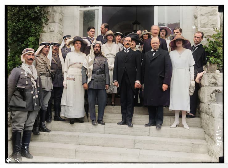קבלת פנים לשר המושבות הבריטי ווינסטון צ'רצ'יל ורעייתו בירושלים. 28 במרץ 1921