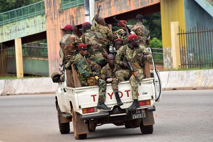  צבא גינאה  ברחובות הבירה קונקרי קונאקרי בצל דיווחים על הפיכה