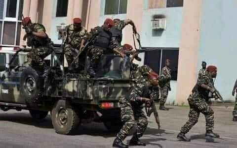  צבא גינאה  ברחובות הבירה קונקרי קונאקרי בצל דיווחים על הפיכה