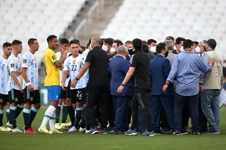 נציגי הרשויות בברזיל עצרו את המשחק