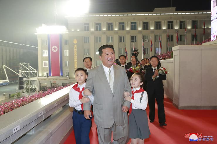 צפון קוריאה מצעד צבאי ב פיונגיאנג